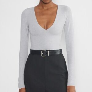 NWT Aritzia Contour v neck long sleeve